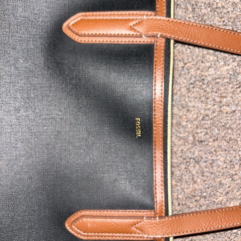 Fossil Tote - Picture 4 of 14